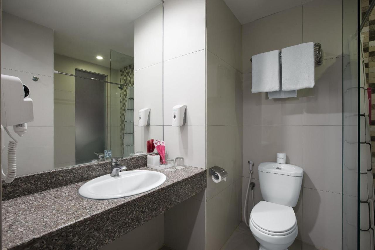 Favehotel Simpang Lima - Semarang Buitenkant foto