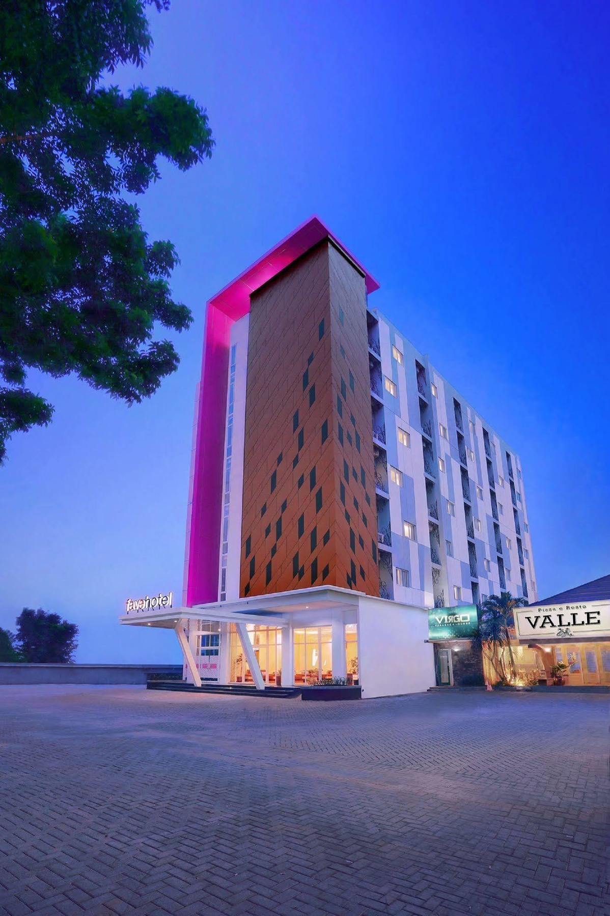 Favehotel Simpang Lima - Semarang Buitenkant foto